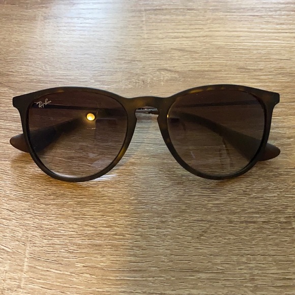 Ray-Ban Accessories - Women’s Ray-Ban sunglasses